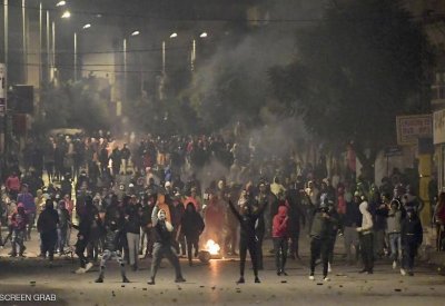 تفجر احتجاجات جديدة في تونس بعد وفاة أحد المتظاهرين