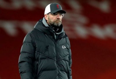 جماهير ليفربول تفقد الثقة في صلاح وماني وفيرمينو