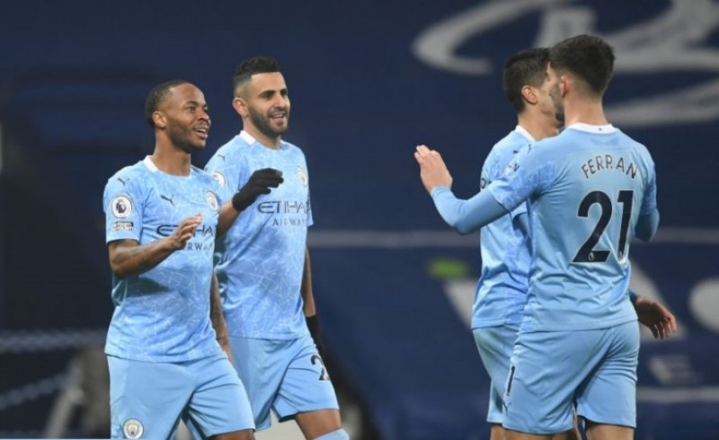 مانشستر سيتي يهزم وست بروميتش بخماسية و يتصدر الدوري الإنجليزي