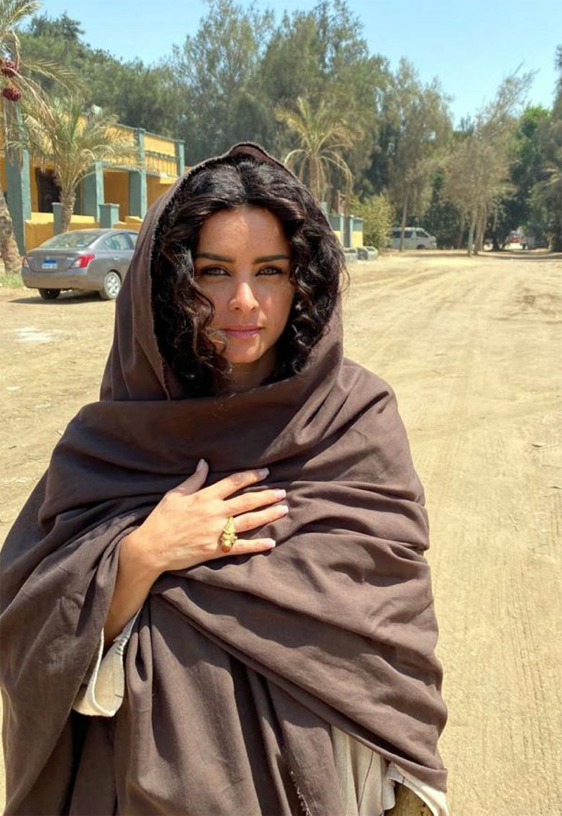 نور اللبنانية تلجأ لصديقتها لعلاجها من السحر الأسود في جمال الحريم