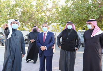 الوزير خلف يزور الدائرة الثانية في المحرق لمناقشة عددا من المواضيع الخدمية