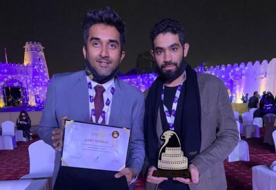 جعفر العكراوي يهدي البحرين جائرة لجنة التحكيم في العين السينمائي 3