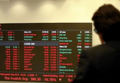 أسهم أوروبا تهبط لأدنى مستوى في شهر