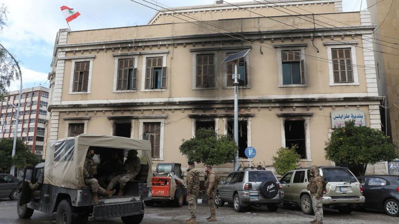 هدوء حذر في طرابلس بشمال لبنان بعد اشتباكات عنيفة