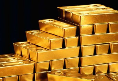 الذهب يتجه لإنهاء تداولات يناير على تراجع يقارب 3%