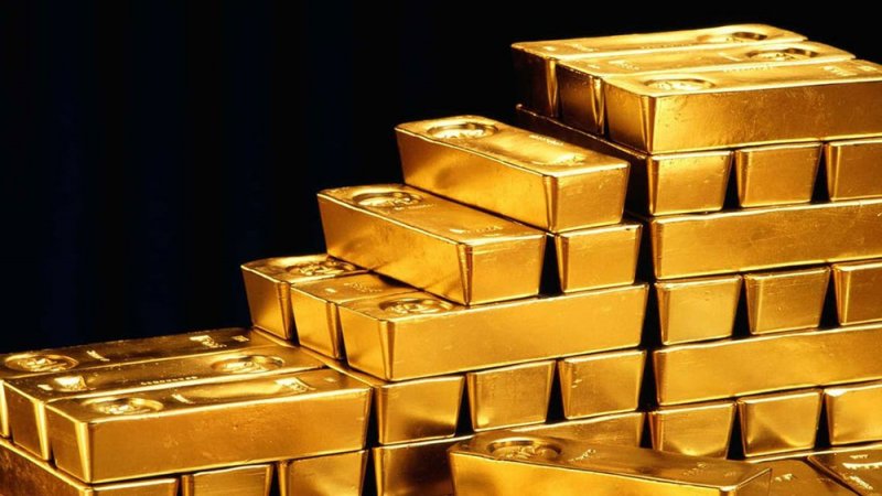 الذهب يتجه لإنهاء تداولات يناير على تراجع يقارب 3%