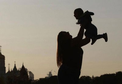 بسبب كوفيد-19.. تجارة رائجة بشدة والهدف "الإنجاب"