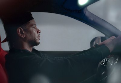 منسق الأغاني والمنتج إم كيه يُعدّ موسيقى  F-PACE