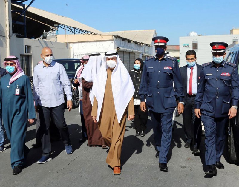 محافظ العاصمة: تصحيح أوضاع 9 مخازن في النعيم وتحديد أوقات عملها