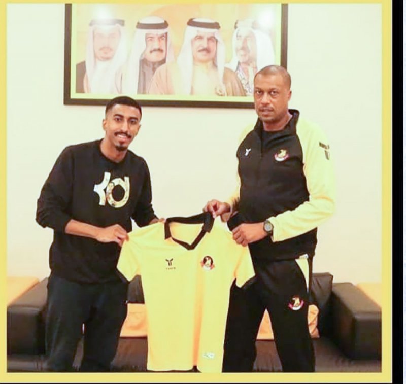 كرة الأهلي تستعير لاعب قلالي عبدالعزيز خالد