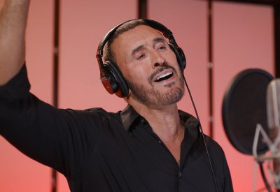 كاظم الساهر يغني لمسبار الأمل