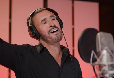كاظم الساهر يغني لمسبار الأمل