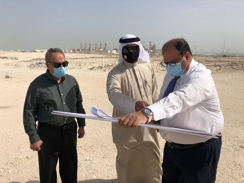 وزير الأشغال يزور موقع مشروع زيادة انتاج مملكة البحرين من الدجاج اللاحم