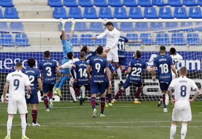 فاران ينقذ ريال مدريد من فخ هويسكا