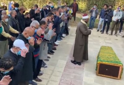 بسبب كرونا..جنازة متواضعة للفنان عزت العلايلي