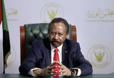 حمدوك يصدر قرارا بحل الحكومة الانتقالية في السودان