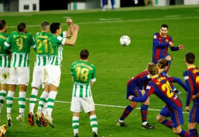 ميسي دخل بديلا.. وأنقذ برشلونة من الهزيمة