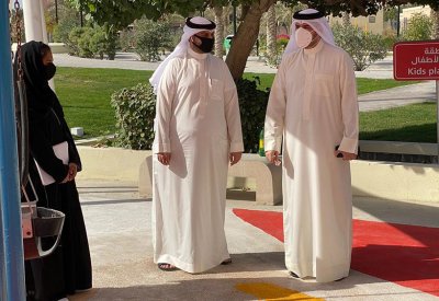 مدير عام بلدية "الجنوبية" والعضو البلدي جناحي يتفقدان أعمال الصيانة في حديقة خليفة الكبرى