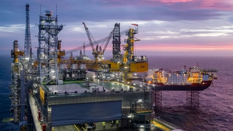 برنت يتجاوز 60 دولارا للبرميل لأول مرة في أكثر من عام