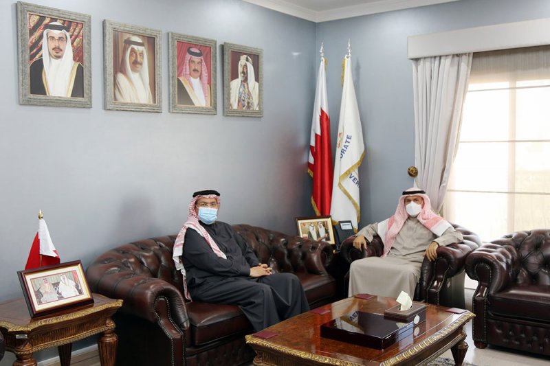 محافظ العاصمة يبحث مع سفيرنا لدى روسيا تفعيل مذكرة التعاون بين المحافظة وسانت بطرسبورغ