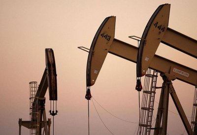 النفط يرتفع إلى أعلى مستوى في عام