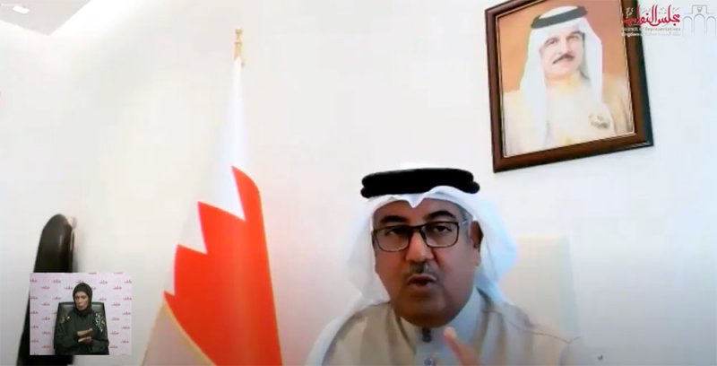 الدمستاني: هل توظيف الأطباء البحرينيين قابله استغناء عن الأجانب؟