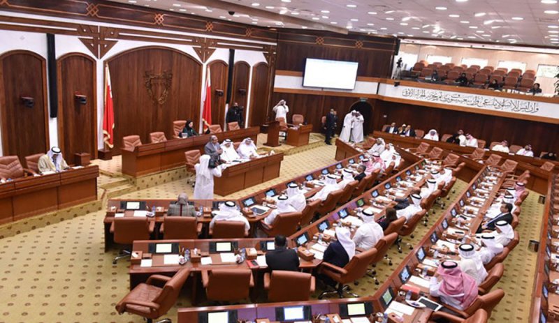 النواب يمنح المرأة العاملة ساعتي رعاية يومية مدفوعة الأجر بعد الوضع لسنتين