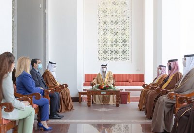 جلالة الملك يستقبل رئيس وأعضاء مجلس أمناء مركز الملك حمد العالمي للتعايش السلمي