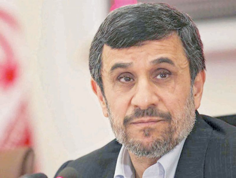 أحمدي نجاد يهاجم بقاء خامنئي الطويل بالسلطة