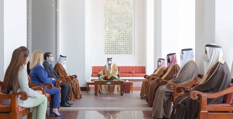 جلالة الملك يستقبل رئيس وأعضاء مجلس أمناء مركز الملك حمد العالمي للتعايش السلمي