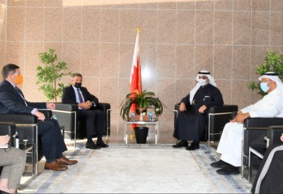 وزير المالية: مواصلة تعزيز أطر التعاون والشراكة الاقتصادية المتميزة بين البحرين وبريطانيا