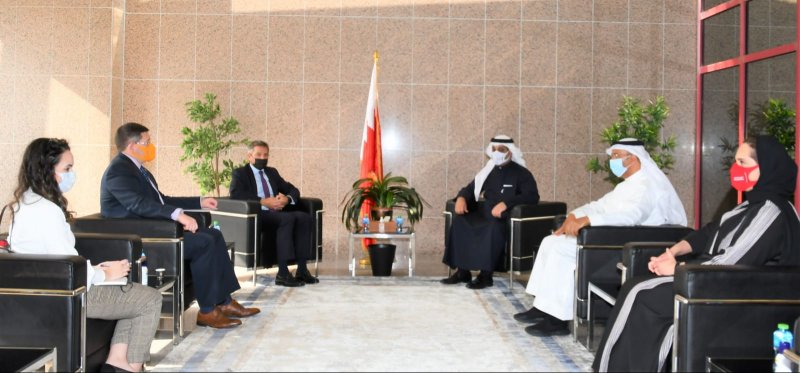 وزير المالية: مواصلة تعزيز أطر التعاون والشراكة الاقتصادية المتميزة بين البحرين وبريطانيا