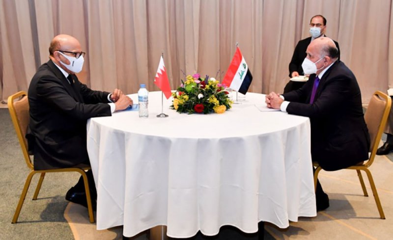 وزير الخارجية يجتمع مع نائب رئيس الوزراء ووزير خارجية العراق في مدينة أثينا