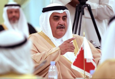 خالد بن أحمد: قطر تتآمر على الخليج وتفتعل المعارك العسكرية 