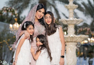 جمال زينب العسكري وبناتها
