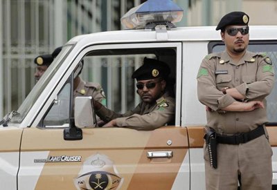 السعودية.. الإطاحة بعصابة هرّبت الأموال والذهب خارج الدولة