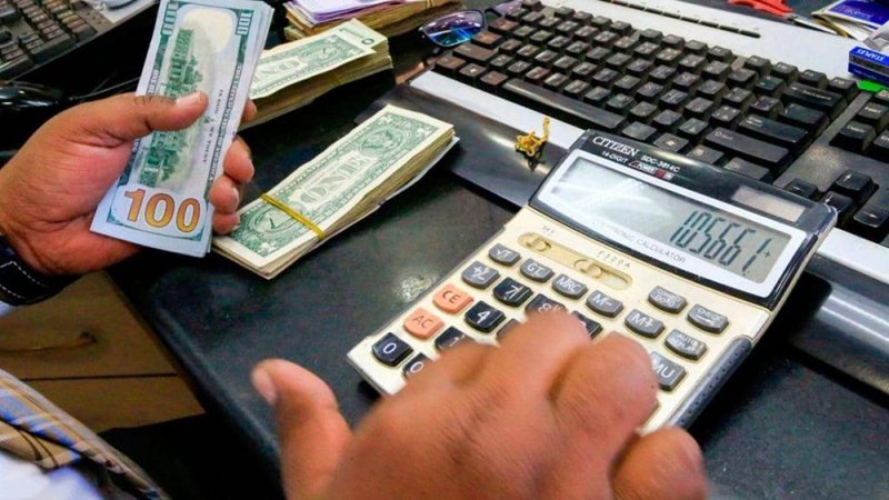 الجنيه السوداني يهوي للقاع.. ما الأسباب؟