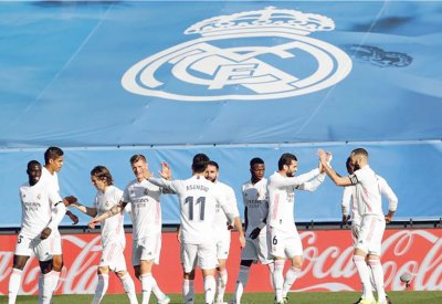 قطار ريال مدريد يدهس فالنسيا بثنائية