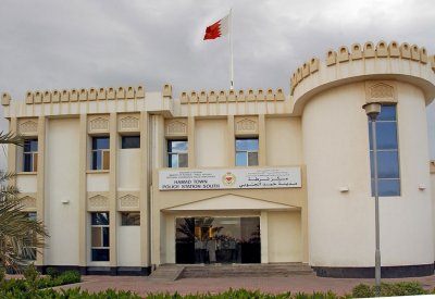 القبض على سائق مركبة (33 عاماً) تعمد الاصطدام بمشاة