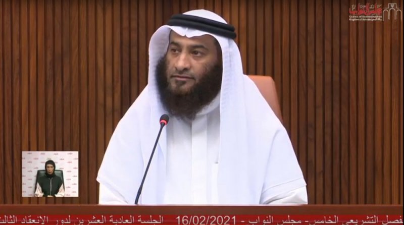 زايد يستلم منصة الرئاسة