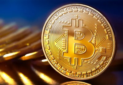سعر بيتكوين يخترق 51.3 ألف دولار لأول مرة مع تزايد قبولها