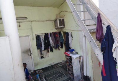 120 منزل بالنعيم تحول إلى سكن عزاب