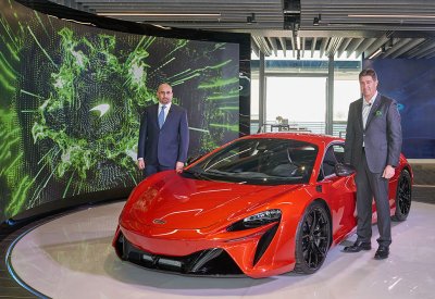 McLaren تكشف النقاب عن "Artura" الجديدة كليًّا والهجينة