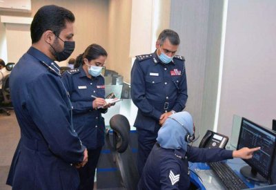 لجنة توحيد سياسات مكاتب حماية الأسرة والطفل تقوم بزيارة ميدانية لغرفة العمليات الرئيسية