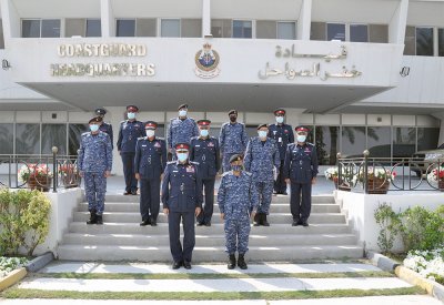 قائد خفر السواحل يعقد اجتماعا تنسيقيا مع قائد سلاح البحرية