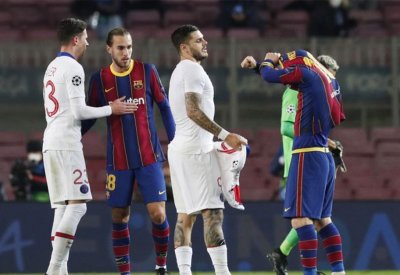 لاعبو برشلونة يشعرون براحة كبيرة بعد قرار كومان