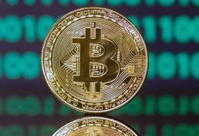 مستوى قياسي جديد لبتكوين بحوالي 53 ألف دولار
