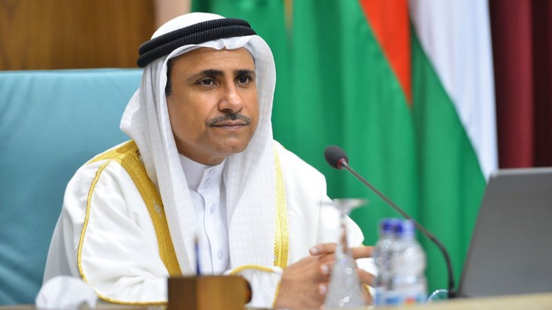 العسومي يترأس جلسة البرلمان العربي في القاهرة