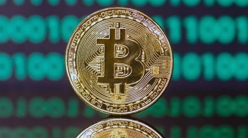 مستوى قياسي جديد لبتكوين بحوالي 53 ألف دولار