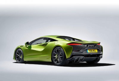 “McLaren” تكشف عن سيارتها “Artura”
